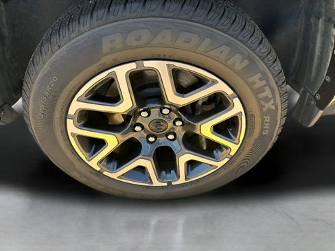 Used 2022 RAM 1500 Limited AWD/4WD image 9