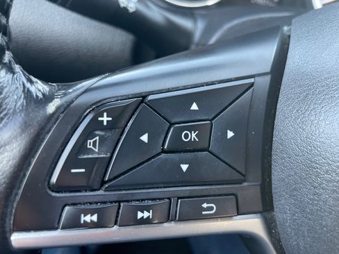 Used 2017 Nissan Rogue SL image 24