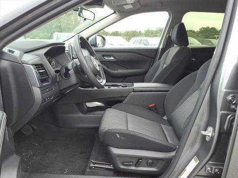 Used 2024 Nissan Rogue SV image 12