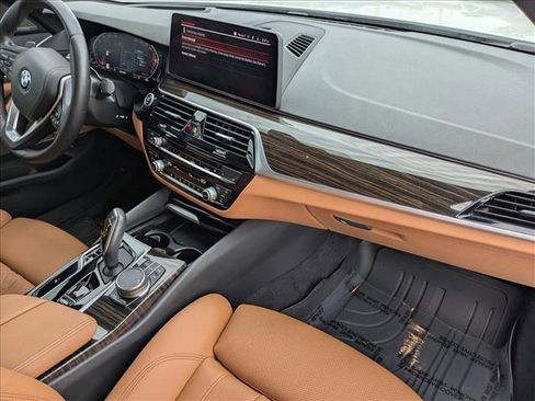 Used 2023 BMW 540i w/ Premium Package image 22