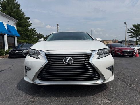 Used 2016 Lexus ES 350 w/ Premium Package w/Wood Trim FWD image 2