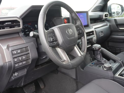 Used 2024 Toyota Tacoma TRD Off-Road w/ TRD Off Road Upgrade Package AWD/4WD image 20
