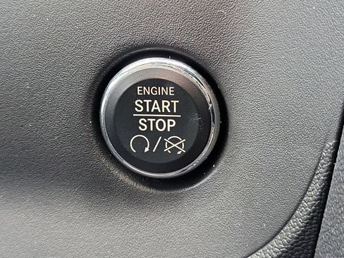 Used 2013 Dodge Challenger R/T Plus RWD image 30