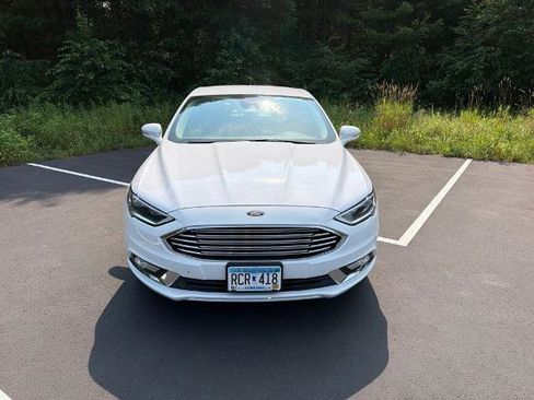 Certified 2017 Ford Fusion SE w/ Fusion SE Technology Package FWD image 2