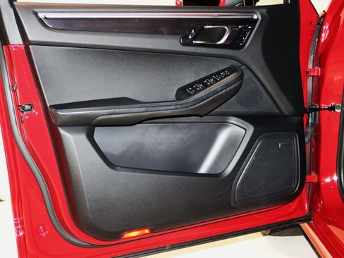 Used 2021 Porsche Macan GTS image 30