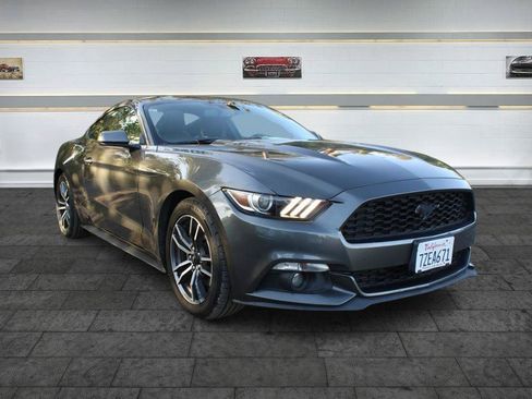 Used 2017 Ford Mustang Coupe RWD image 1