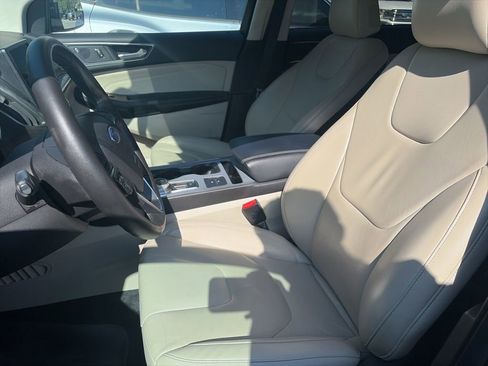 Used 2021 Ford Edge Titanium FWD image 26