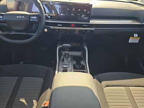 New 2026 Kia Sorento LX FWD image 14