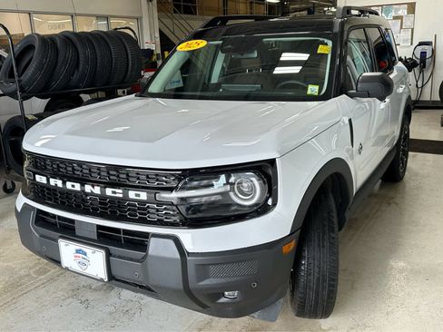 Used 2025 Ford Bronco Sport Outer Banks w/ Outer Banks Tech Package+ AWD/4WD image 6