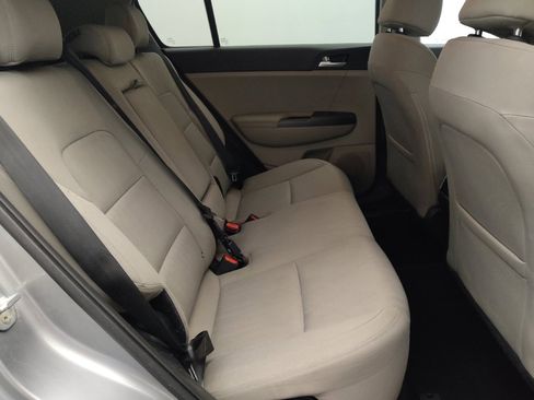 Used 2022 Kia Sportage LX image 19