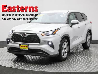 Used 2023 Toyota Highlander LE