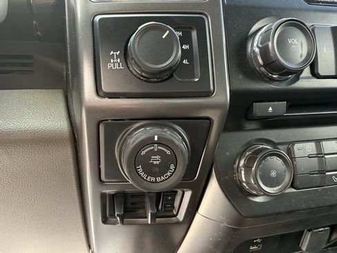 Used 2017 Ford F150 XLT w/ Max Trailer Tow Package image 27