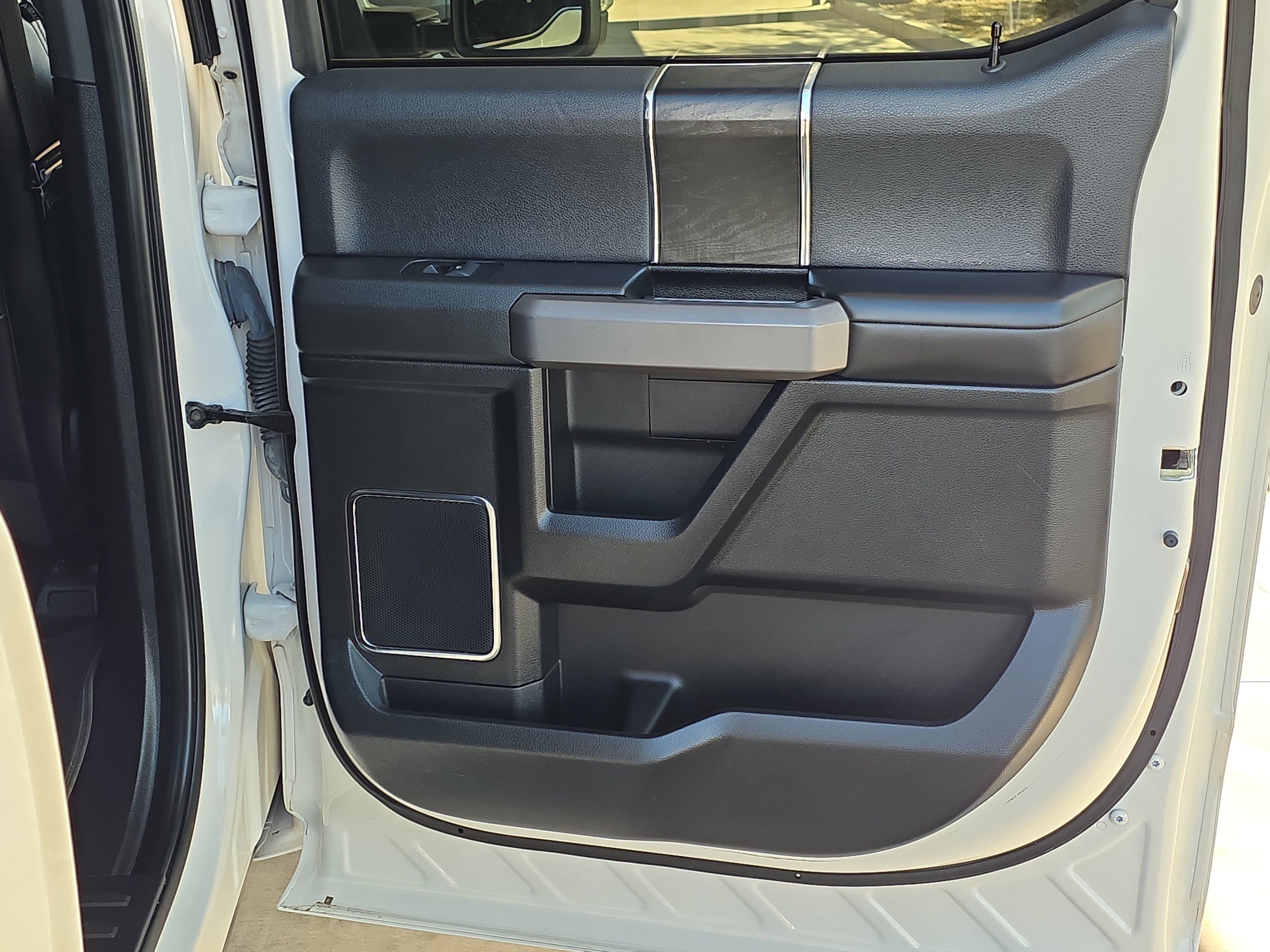 Used 2019 Ford F150 Platinum w/ Equipment Group 701A Luxury AWD/4WD image 28