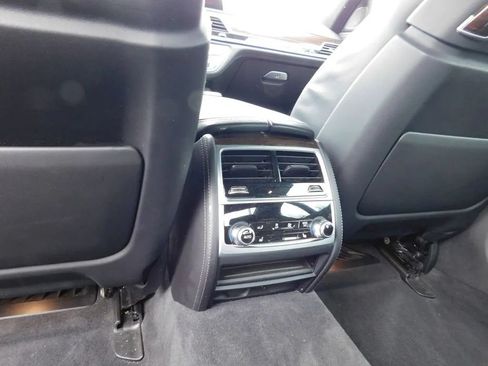 Used 2022 BMW 740i xDrive w/ M Sport Package AWD/4WD image 13