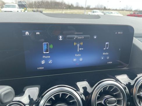 Used 2025 Mercedes-Benz GLA 250 image 24