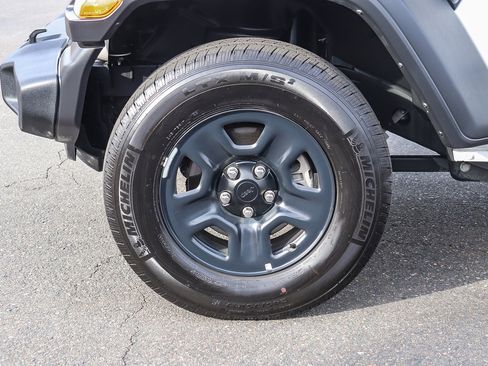 Used 2022 Jeep Wrangler Sport image 13