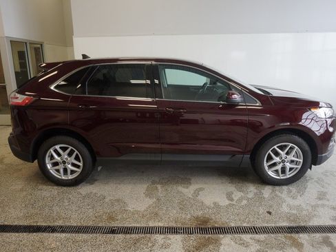 Used 2024 Ford Edge SEL w/ Convenience Package image 2