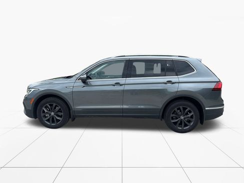 Used 2022 Volkswagen Tiguan SE AWD/4WD image 4