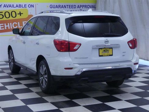 Used 2019 Nissan Pathfinder SV image 6