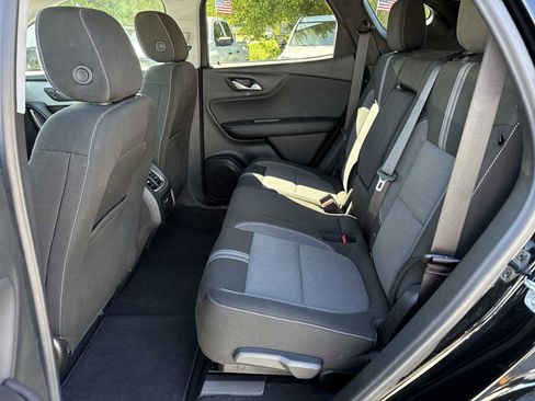 Used 2025 Chevrolet Blazer LT FWD image 23