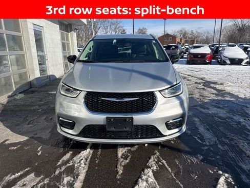 Used 2024 Chrysler Pacifica Select image 7