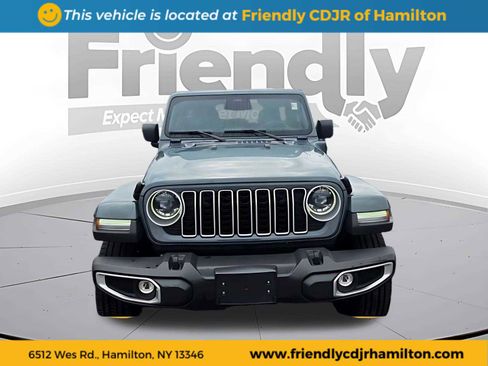 Used 2025 Jeep Wrangler Unlimited Sahara image 2