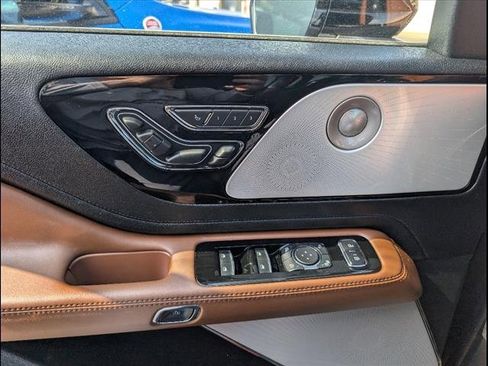 Used 2023 Lincoln Aviator Reserve w/ Equipment Group 201A image 15