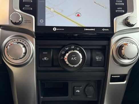 Used 2022 Toyota 4Runner SR5 Premium image 15