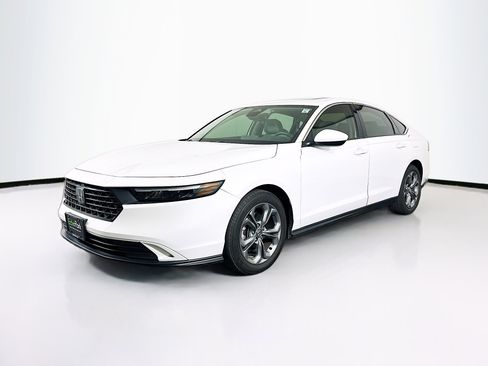 Used 2024 Honda Accord EX image 3