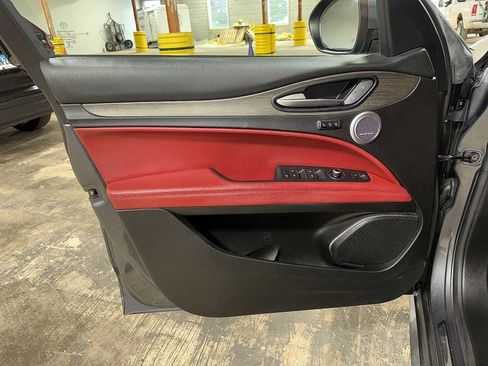 Used 2018 Alfa Romeo Stelvio Ti Sport image 32