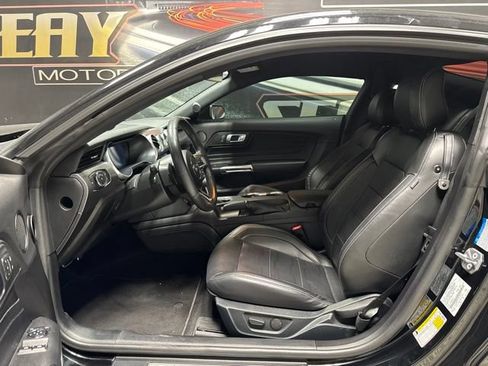Used 2022 Ford Mustang GT Premium w/ GT Performance Package RWD image 4