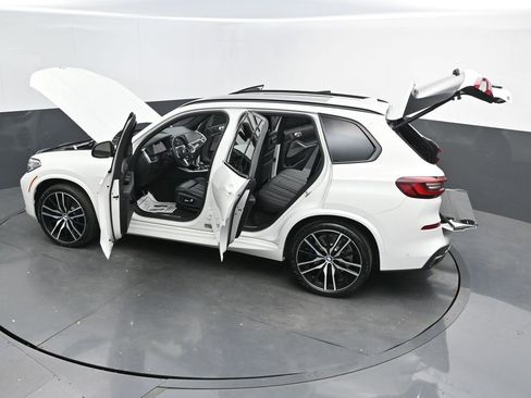 Certified 2023 BMW X5 M50i w/ Executive Package image 54