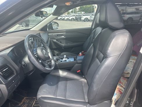 Used 2021 Nissan Rogue SV w/ Premium Package FWD image 6