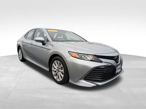 Used 2018 Toyota Camry L image 3