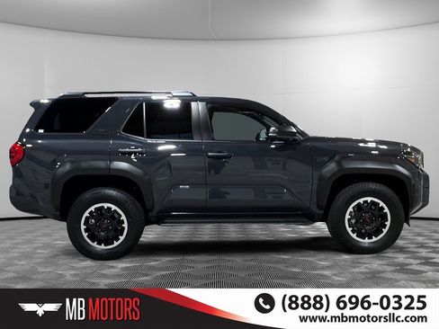Used 2025 Toyota 4Runner TRD Off-Road image 2