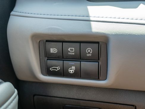 Used 2023 Toyota Highlander Platinum AWD/4WD image 29