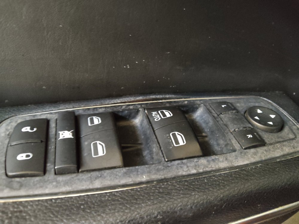 Used 2017 Chrysler 300 C RWD image 27