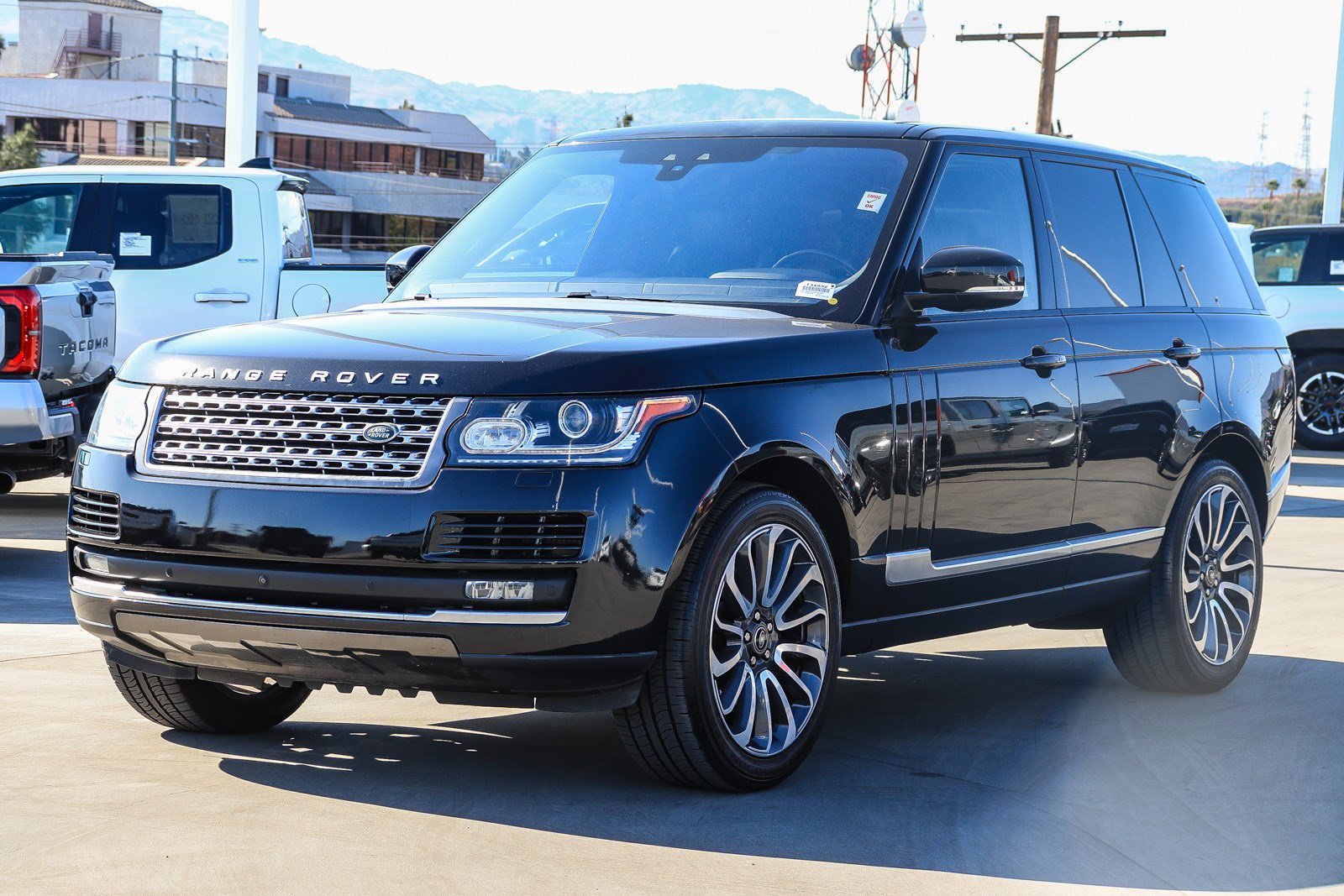 Used 2017 Land Rover Range Rover HSE AWD/4WD image 6