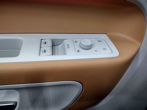 New 2025 Volkswagen ID. Buzz 1st Edition image 24