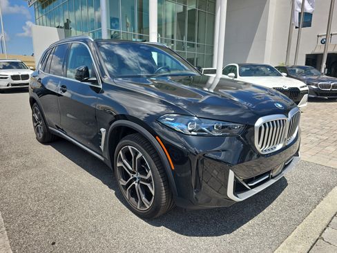 Certified 2026 BMW X5 xDrive40i w/ Premium Package AWD/4WD image 1