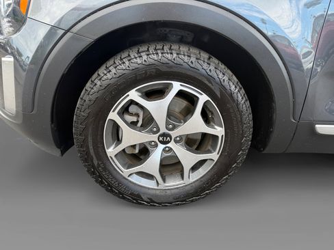 Used 2020 Kia Telluride EX w/ Towing Package image 12