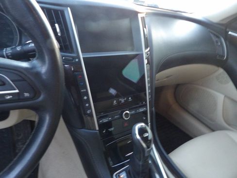 Used 2018 INFINITI Q50 Luxe w/ Essential Package (3.0T Luxe) image 7