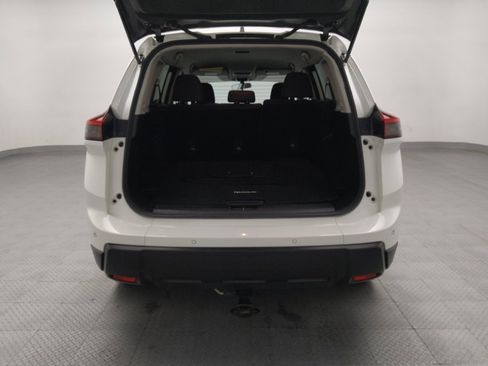 Used 2024 Nissan Rogue S image 29