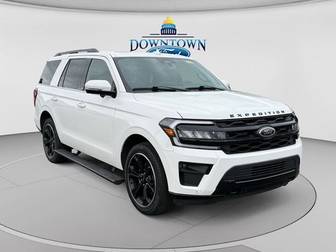 Used 2024 Ford Expedition Limited AWD/4WD image 1
