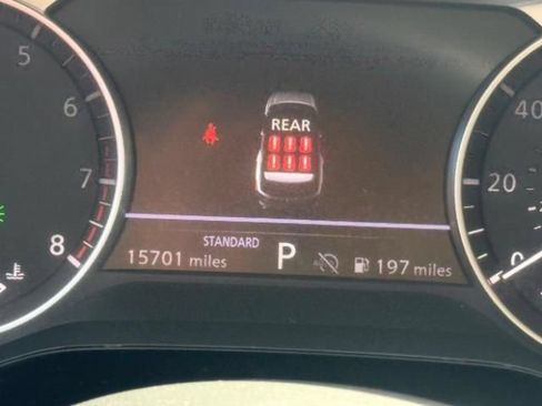 Used 2025 Nissan Pathfinder SV FWD image 23