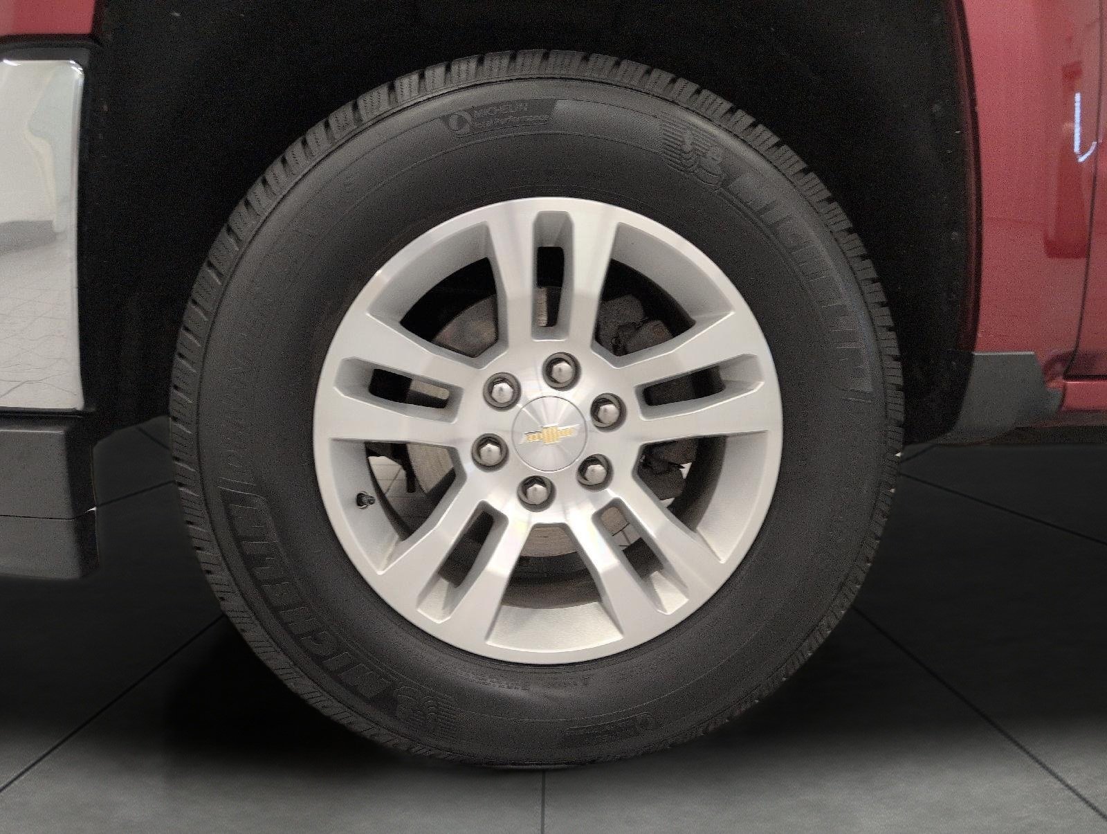 Used 2018 Chevrolet Silverado 1500 LT w/ All Star Edition AWD/4WD image 3