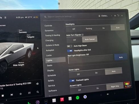 Used 2025 Tesla Cybertruck AWD Crew Cab image 51