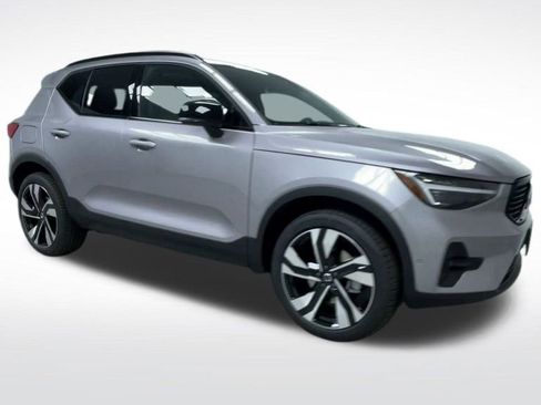 New 2026 Volvo XC40 B5 Ultra w/ Climate Package image 16