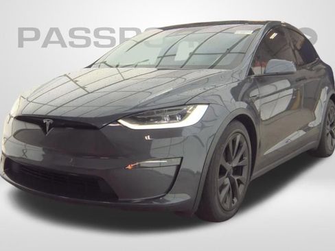 Used 2023 Tesla Model X image 1