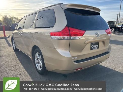 Used 2011 Toyota Sienna LE image 4